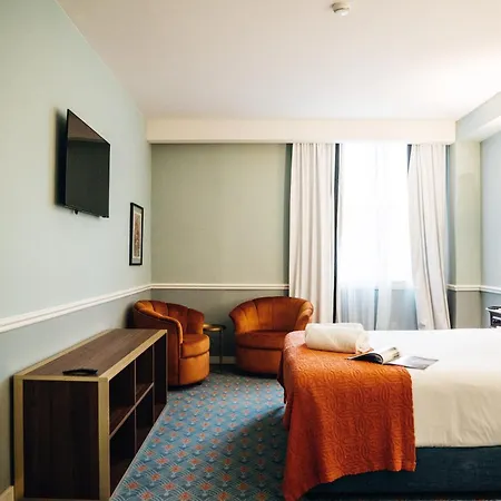Grande Paris By 4*